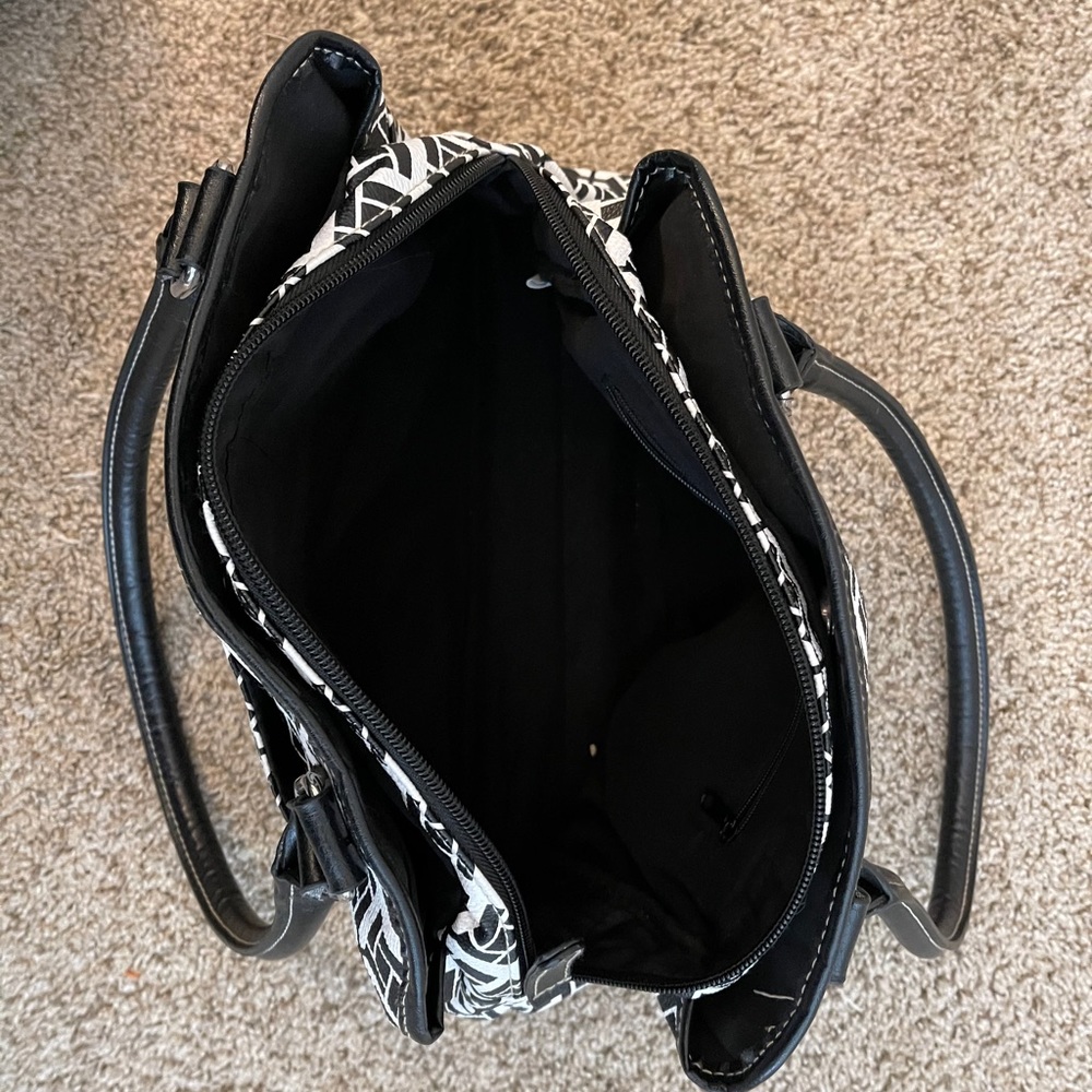 Purse - Picture 2 of 3